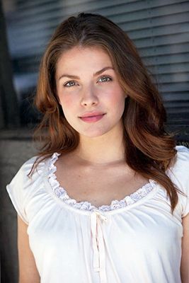 How tall is Paige Spara?